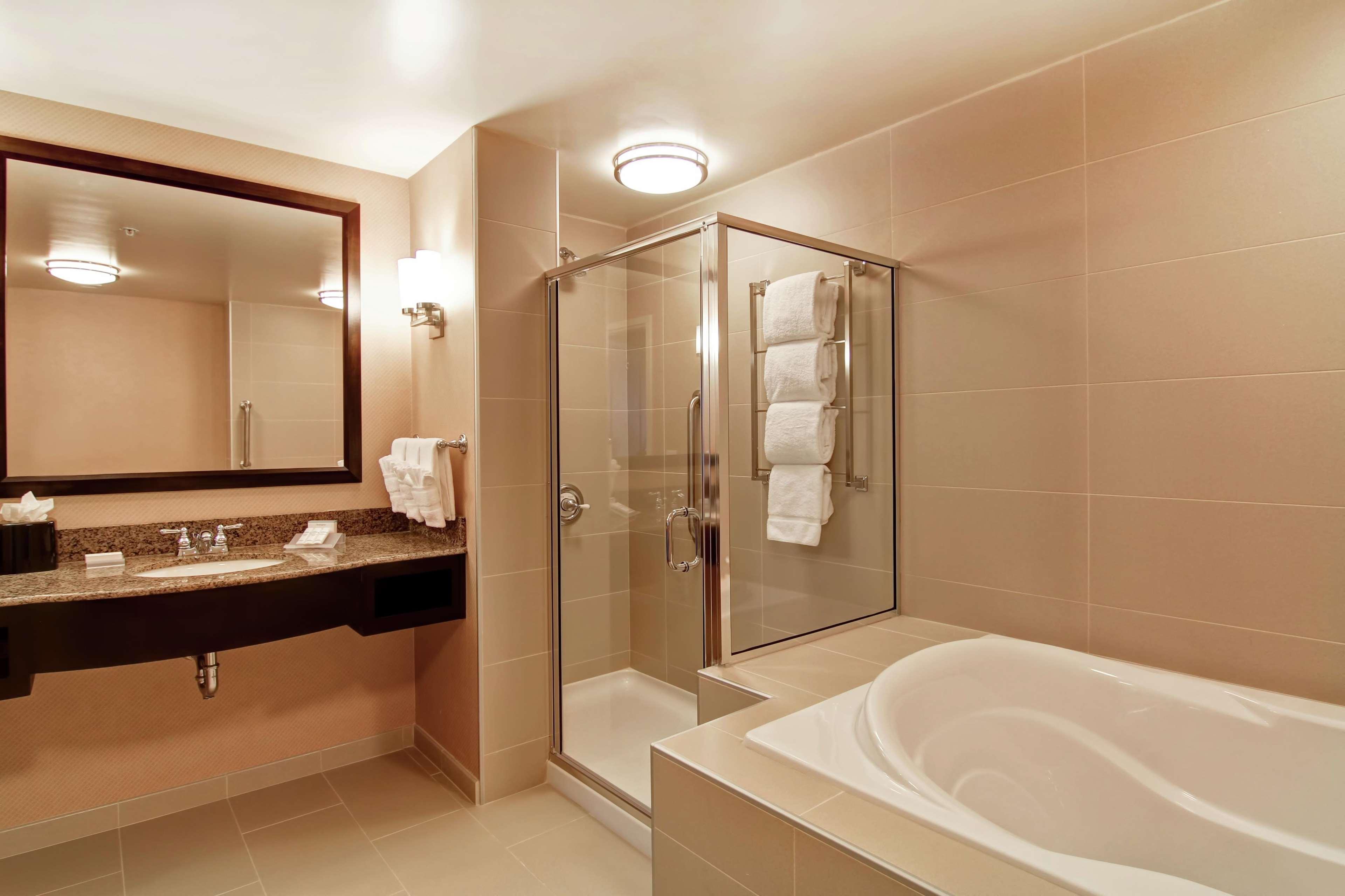 Hilton Garden Inn Woodbridge Exteriér fotografie