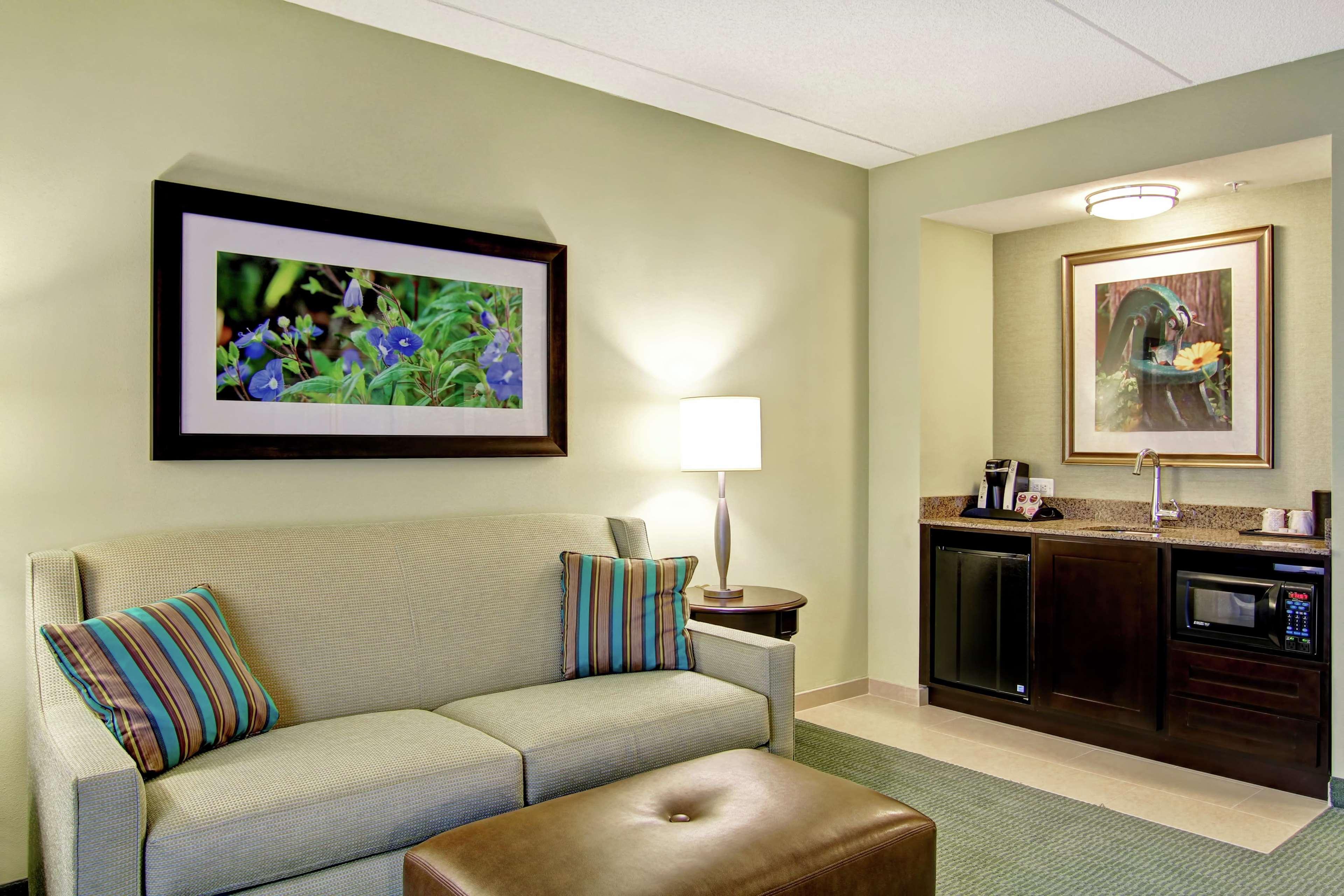 Hilton Garden Inn Woodbridge Exteriér fotografie