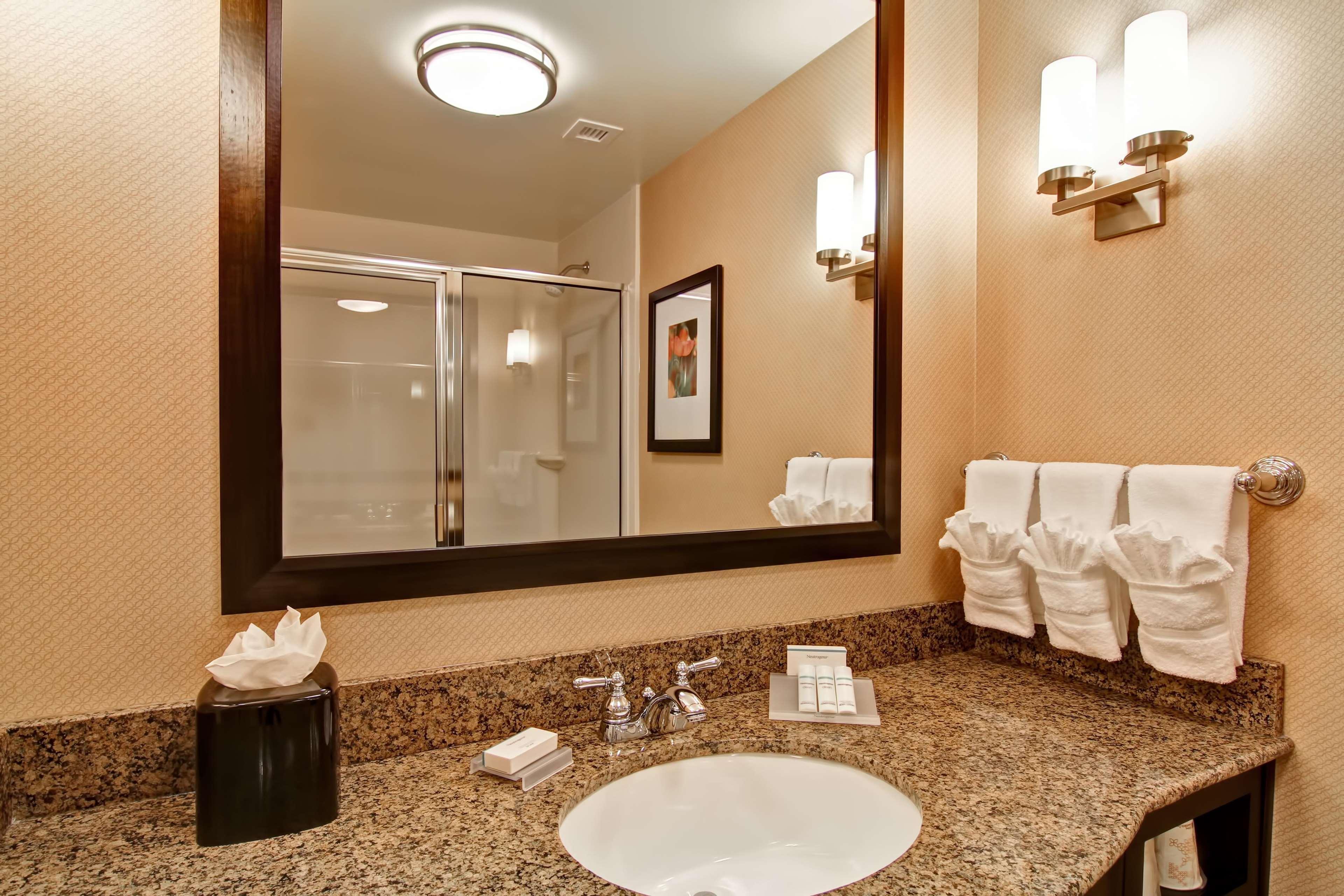 Hilton Garden Inn Woodbridge Exteriér fotografie