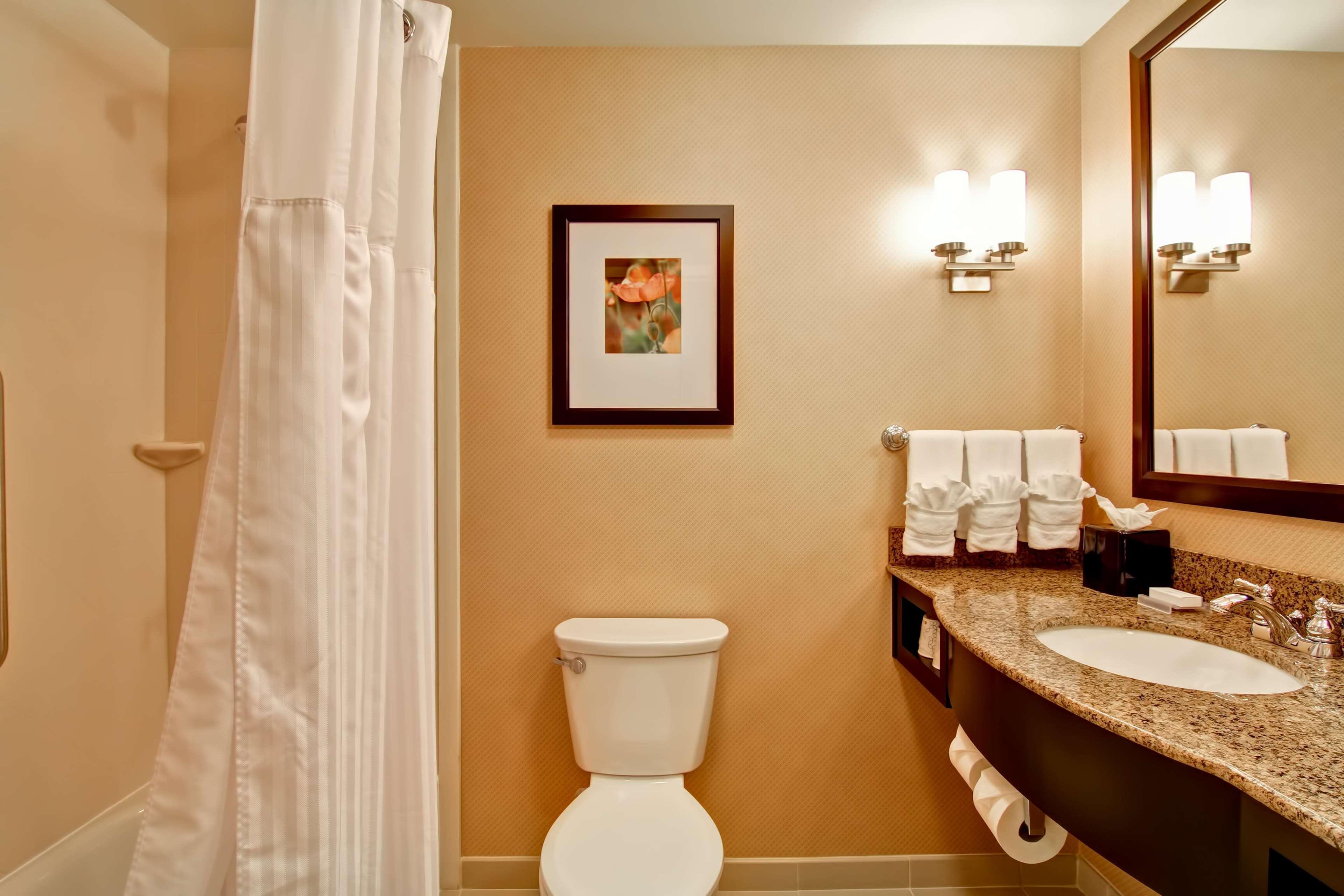 Hilton Garden Inn Woodbridge Exteriér fotografie