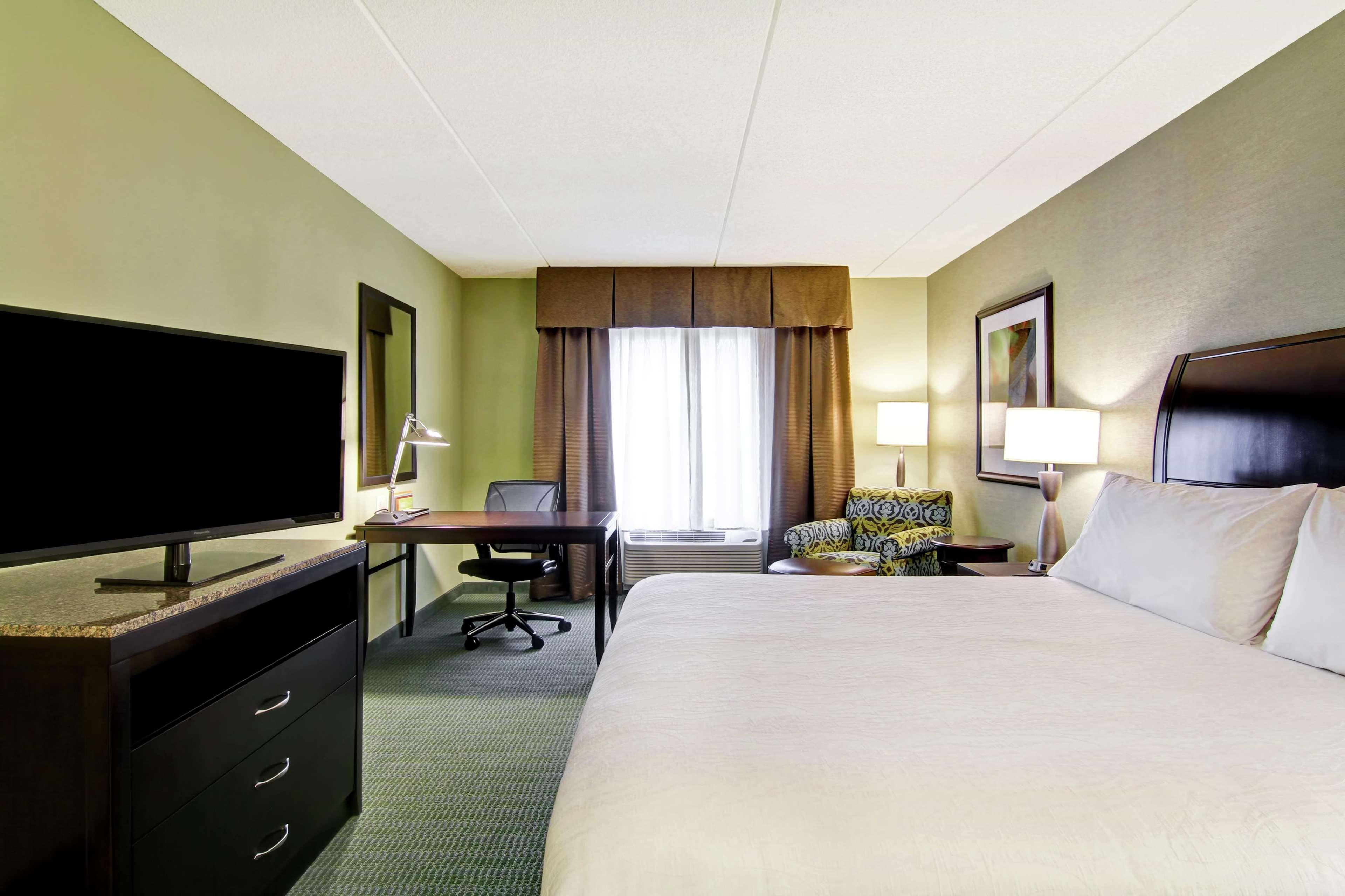Hilton Garden Inn Woodbridge Exteriér fotografie