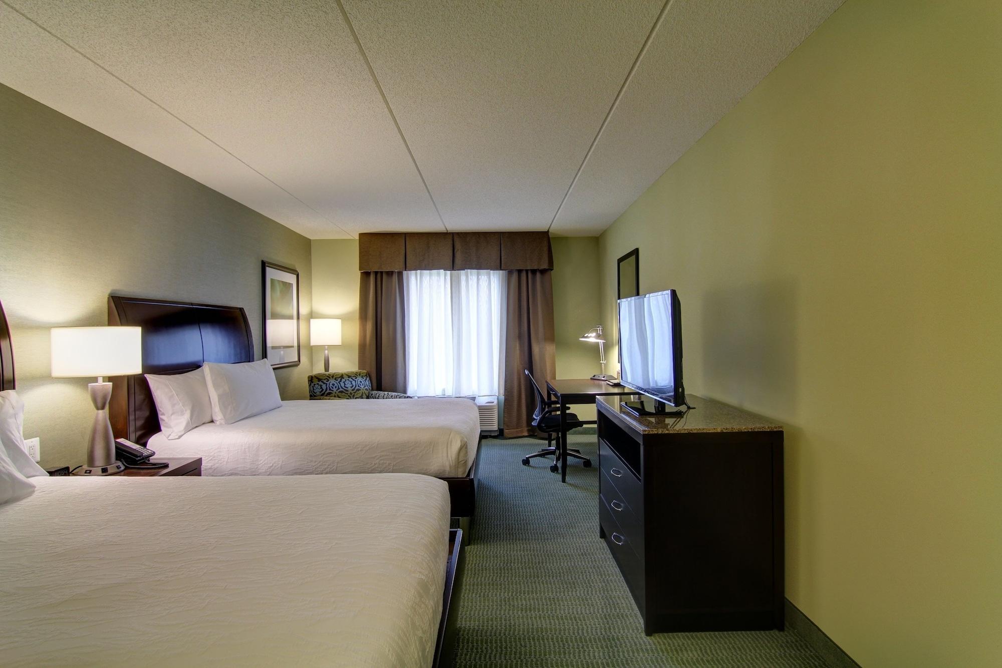 Hilton Garden Inn Woodbridge Exteriér fotografie
