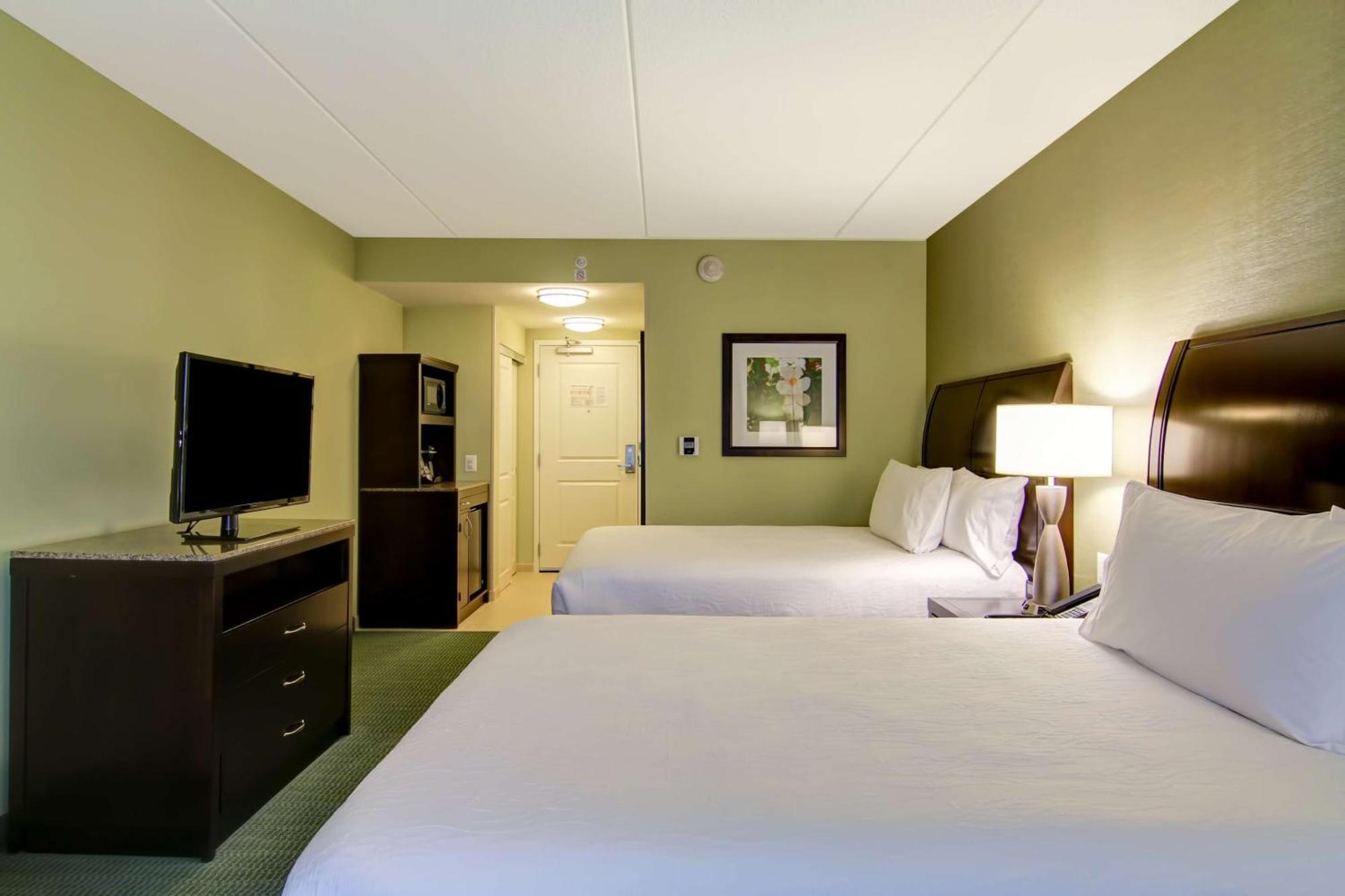 Hilton Garden Inn Woodbridge Exteriér fotografie