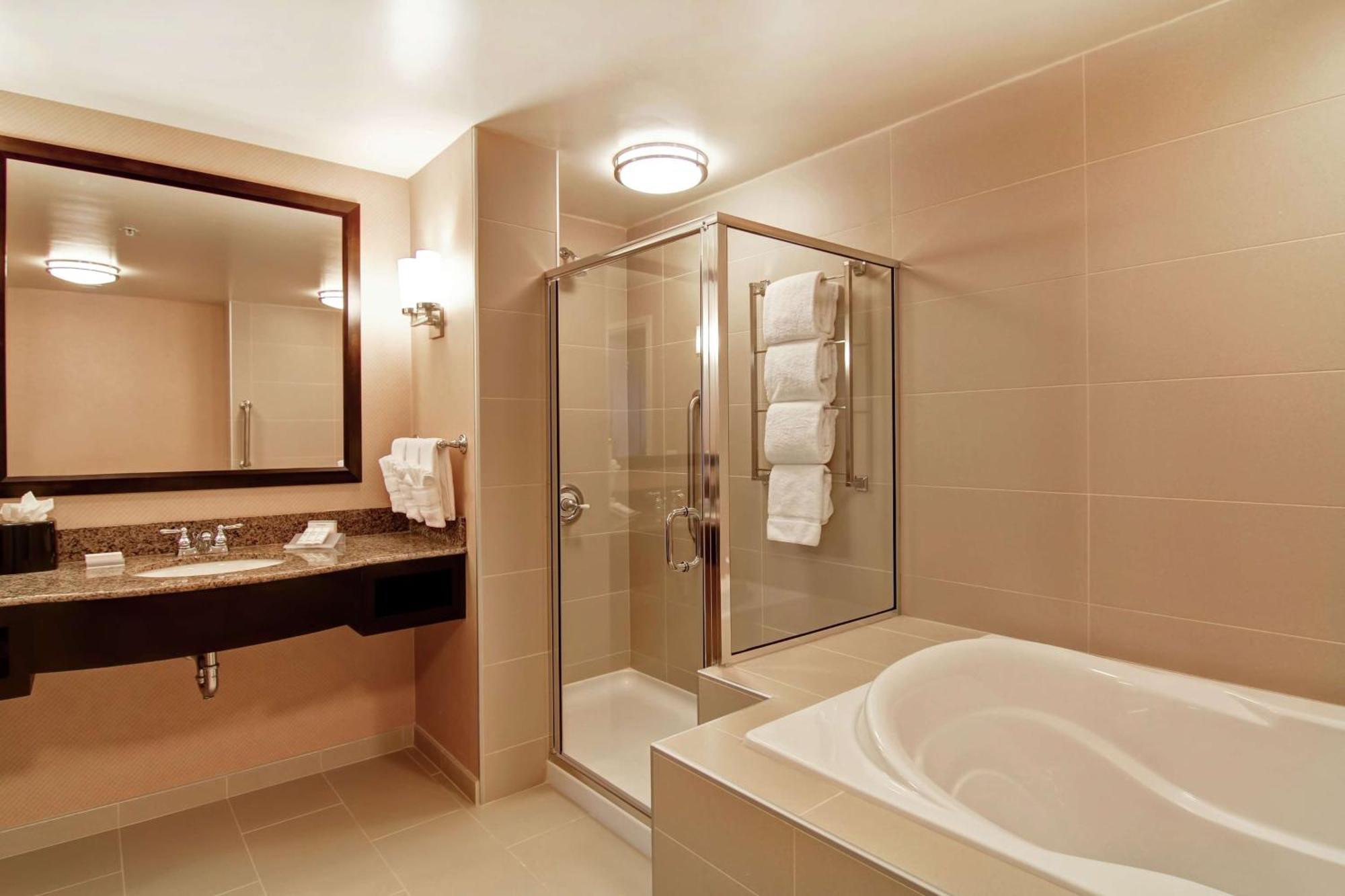 Hilton Garden Inn Woodbridge Exteriér fotografie