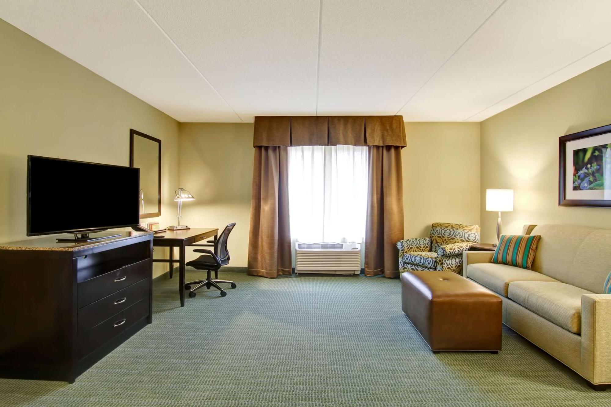 Hilton Garden Inn Woodbridge Exteriér fotografie