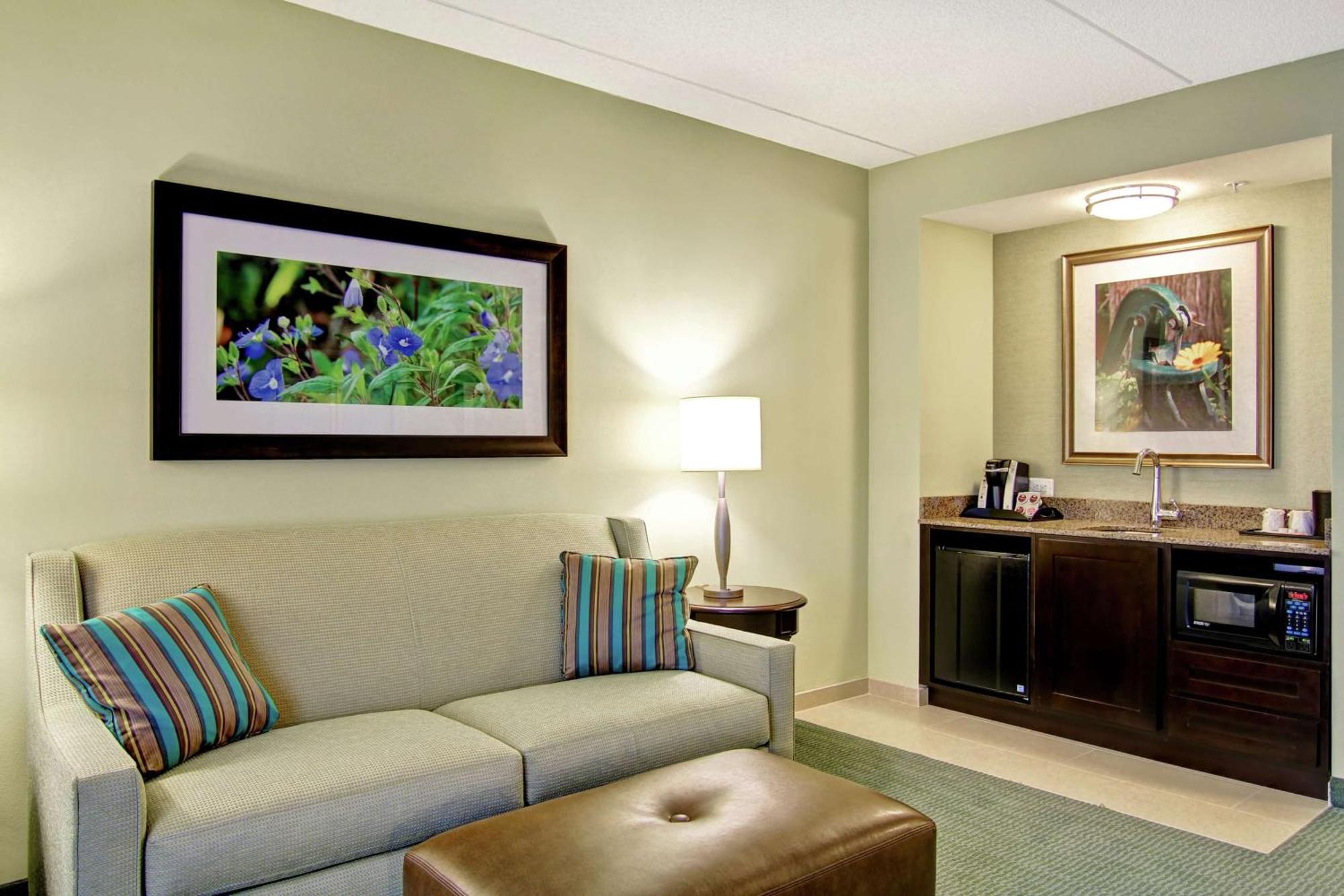 Hilton Garden Inn Woodbridge Exteriér fotografie
