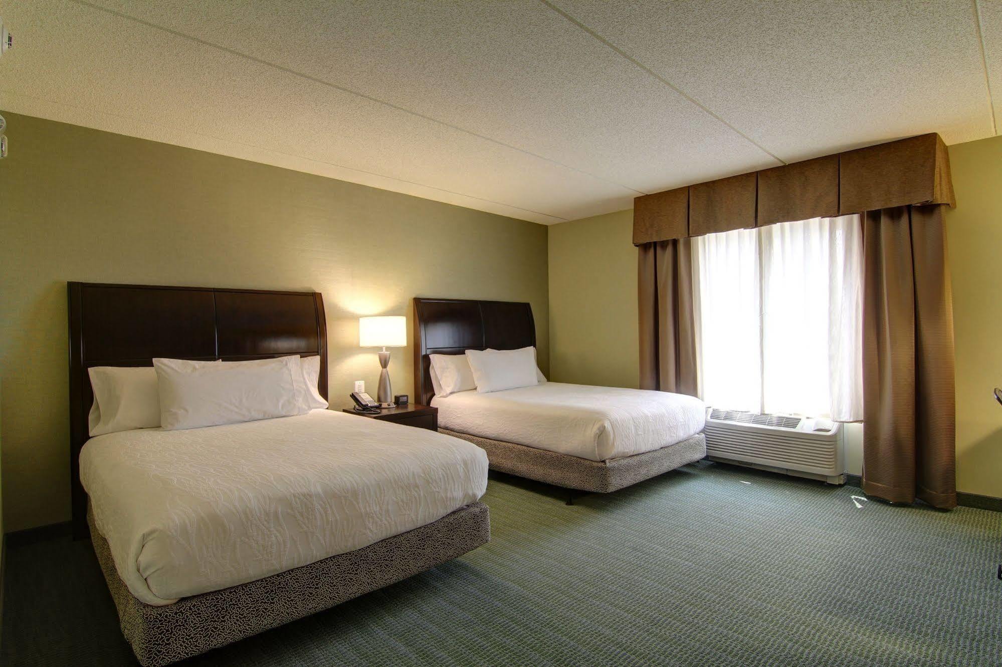 Hilton Garden Inn Woodbridge Exteriér fotografie